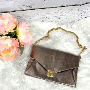 Express Metallic Clutch with Short Gold Chain